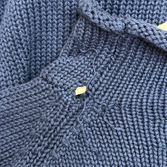 NEW W/ FLAW J.Crew Men's 1988
Rollneck sweater in cotton XS - Picture 6 of 7